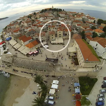 Pansion Kamenar 3* Primošten