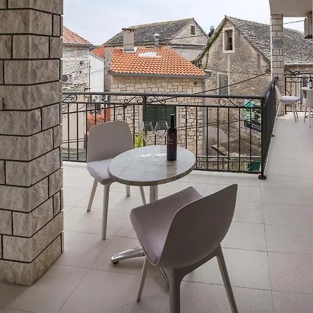 Gasthuis Pansion Kamenar 3*