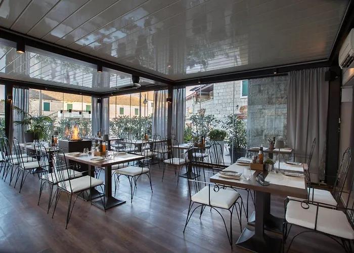 Pansion Kamenar Pensionat 3*