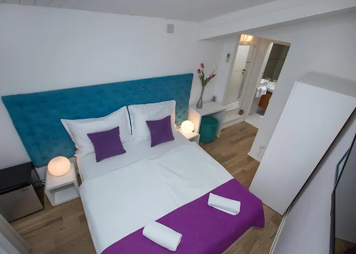 Gasthuis Pansion Kamenar